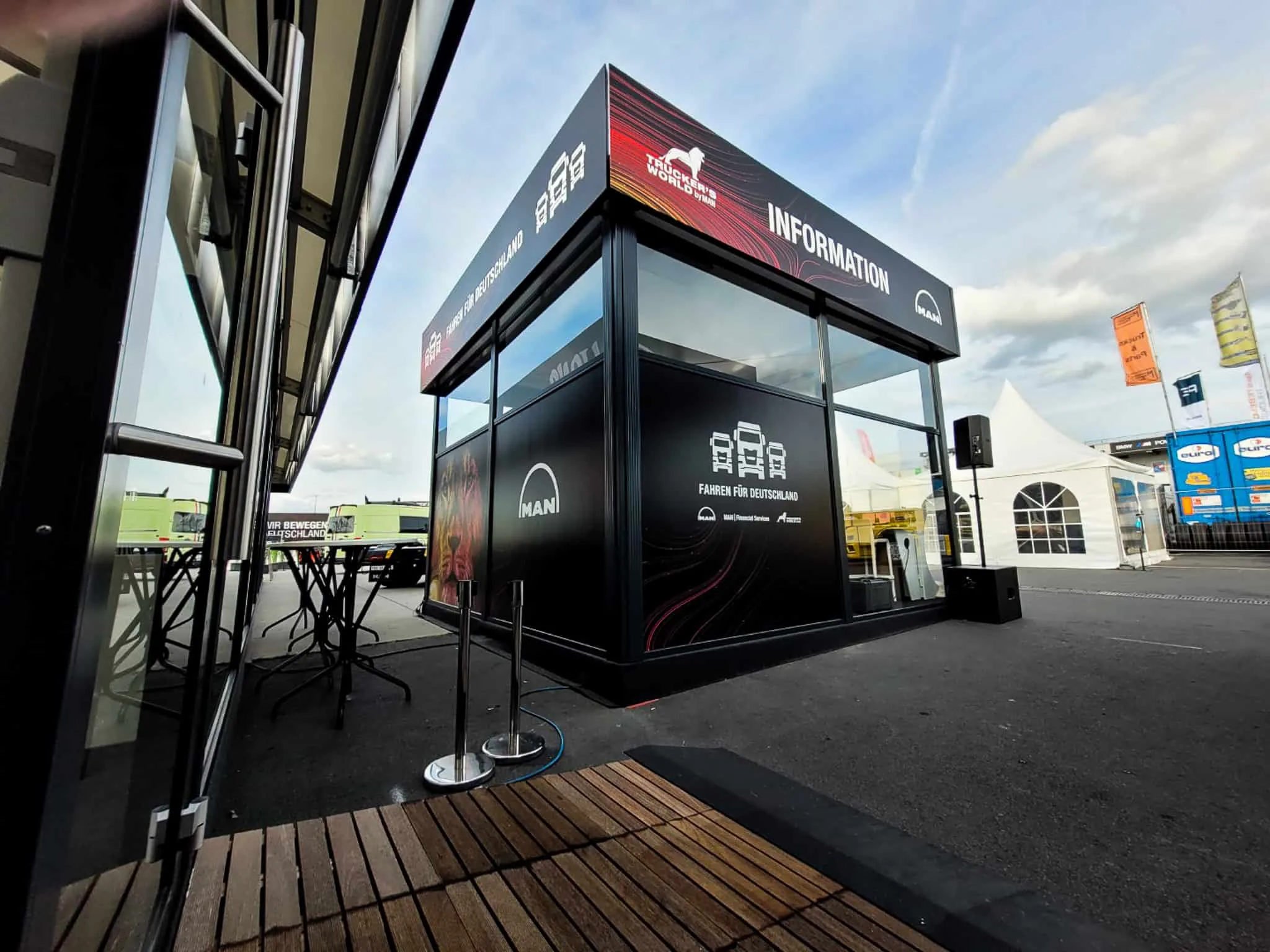 event branding gebäudefolierung werbetechnik MAN 5